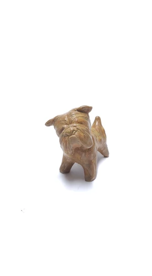 Kiss Gabi: Barna kutya / Raku kerámia / magasság 8 cm