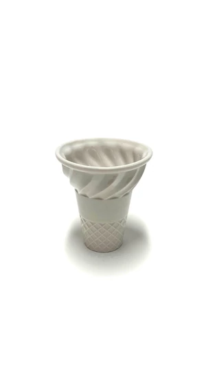 Knetik Dóra: Porcelán fagyitölcsér drapp N2 / magasság 12cm