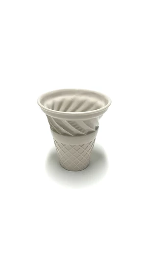 Knetik Dóra: Porcelán fagyitölcsér drapp N3 / magasság 12cm