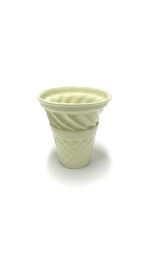 Knetik Dóra: Porcelán fagyitölcsér sárga N3 / magasság 12cm