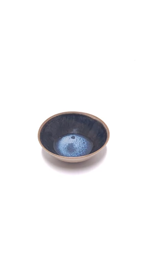 Ksenia Wallenstein: Kis tál/ magasság 4cm, ø 11cm
