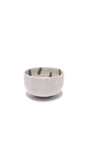 Ksenia Wallenstein: Pöttyös kis tál/ magasság 6cm, ø 9cm