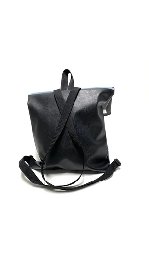 MADO: Square bag zsebbel/ Fekete - kék csíkokkal