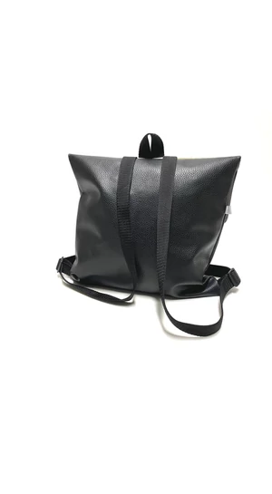 MADO: Square bag / Fekete