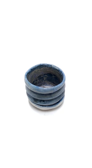 OHO CERAMICS: Recés kék váza