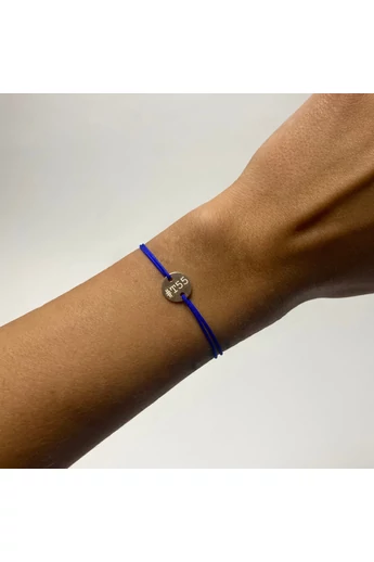 T55 - Kék zsinóros karkötő,  rozéarany bevonatú nagy medállal