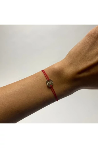 T55 - Piros zsinóros karkötő,  rozéarany bevonatú nagy medállal