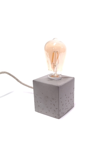 Kredenc: Beton kocka lámpa - könnycseppes