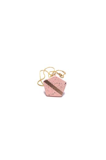 Bibeton: Pink/arany ötszög medál
