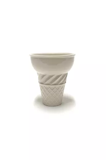 Knetik Dóra: Porcelán fagyitölcsér drapp N1 / magasság 12cm