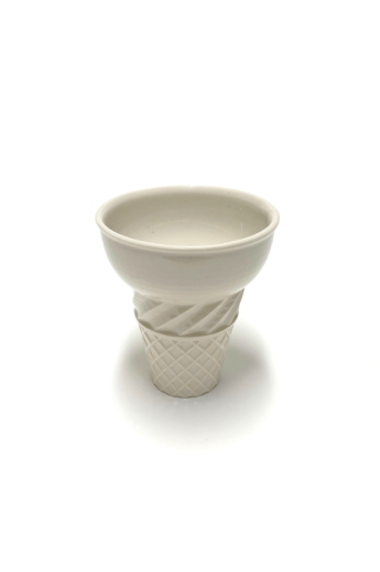 Knetik Dóra: Porcelán fagyitölcsér drapp N1 / magasság 12cm