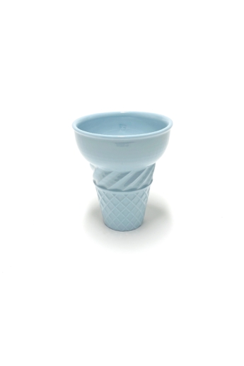 Knetik Dóra: Porcelán fagyitölcsér kék N3 / magasság 12cm