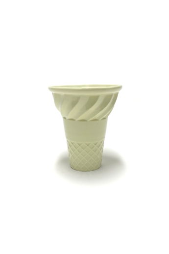 Knetik Dóra: Porcelán fagyitölcsér sárga N2 / magasság 12cm