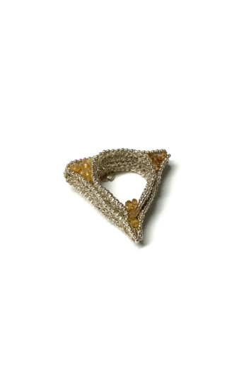 Krausz Dia: Horgolt háromszög ezüstgyűrű sárga kővel