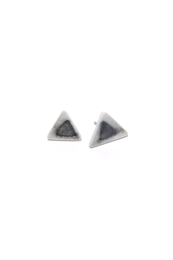 RE Jewel: Szürkefoltos háromszög porcelán fülbevaló