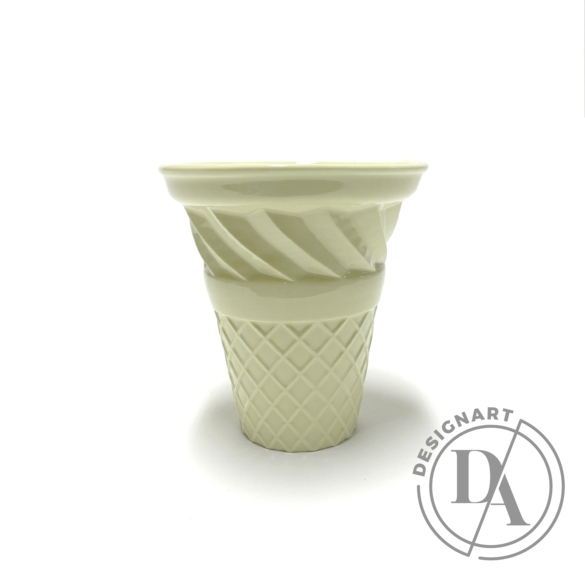 Knetik Dóra: Porcelán fagyitölcsér sárga N3 / magasság 12cm