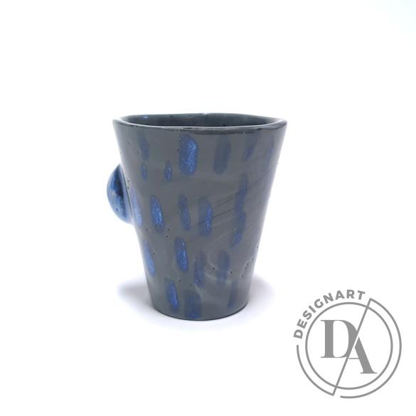 OHO CERAMICS: Porcelán V csésze dudorral